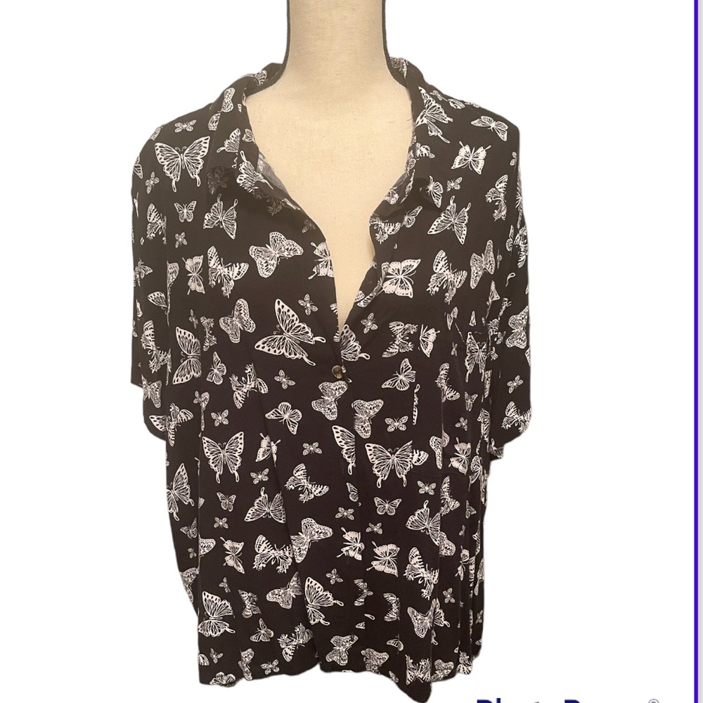 No Boundaries Butterfly Buttondown